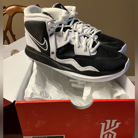 Nike Kyrie Infinity 4 TB Men Shoe - Picture 1 of 6